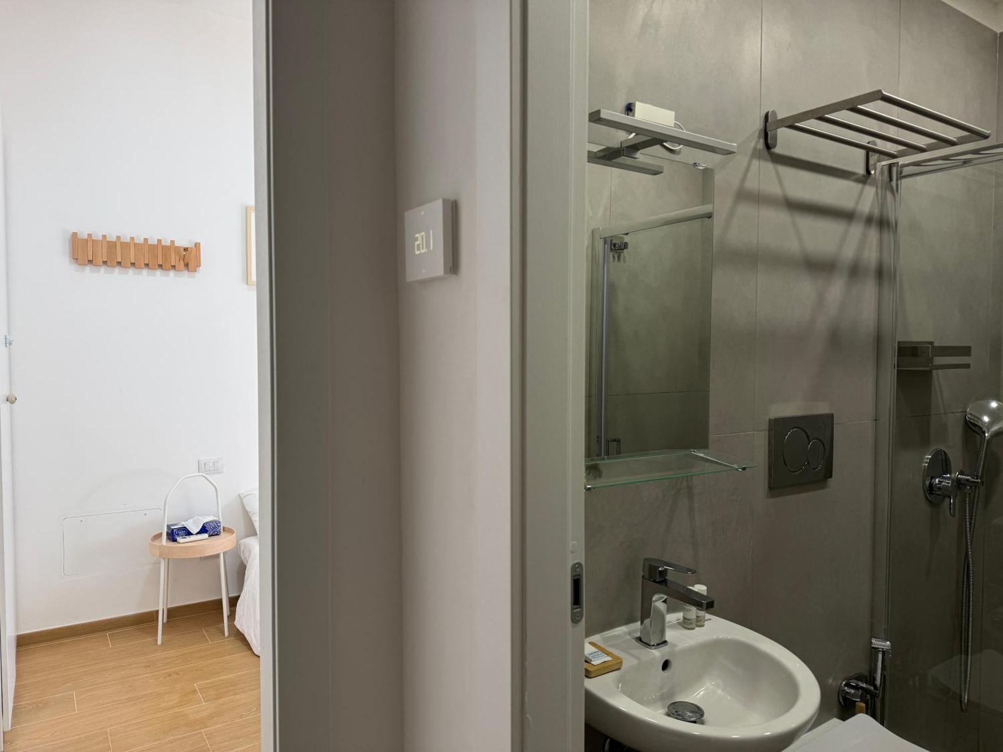 Flat 7 Rome Guesthouse ภายนอก รูปภาพ